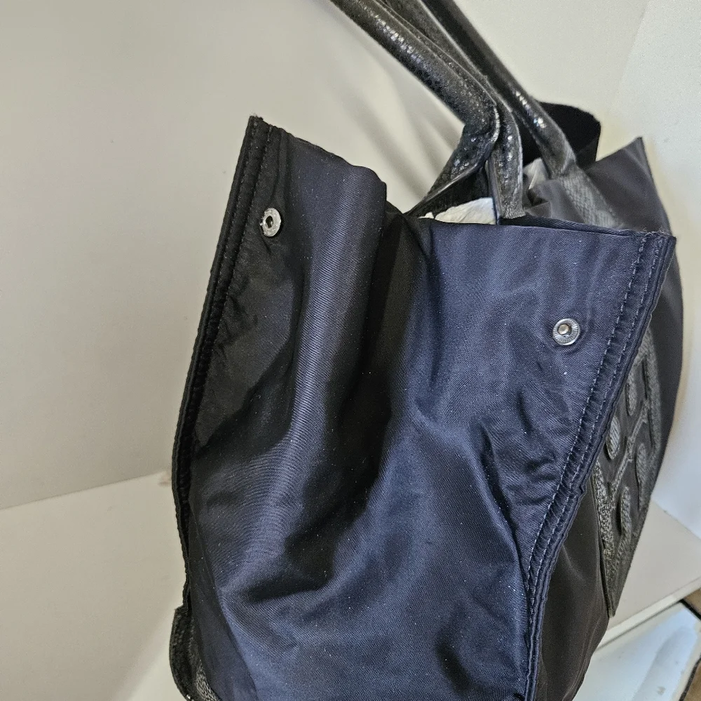 LikeNew!Tory Burch XXL Black Nylon and snake leather Tote bag - Picture 7 of 12